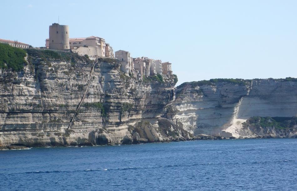 Giù per lo Stivale, risalendo le isole