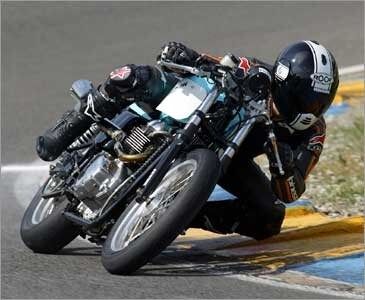 Triumph presenta la Thruxton Cup