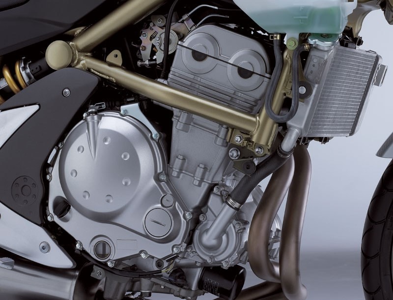 Anteprime Kawasaki: Nuova ZX-10 R e ER-6f