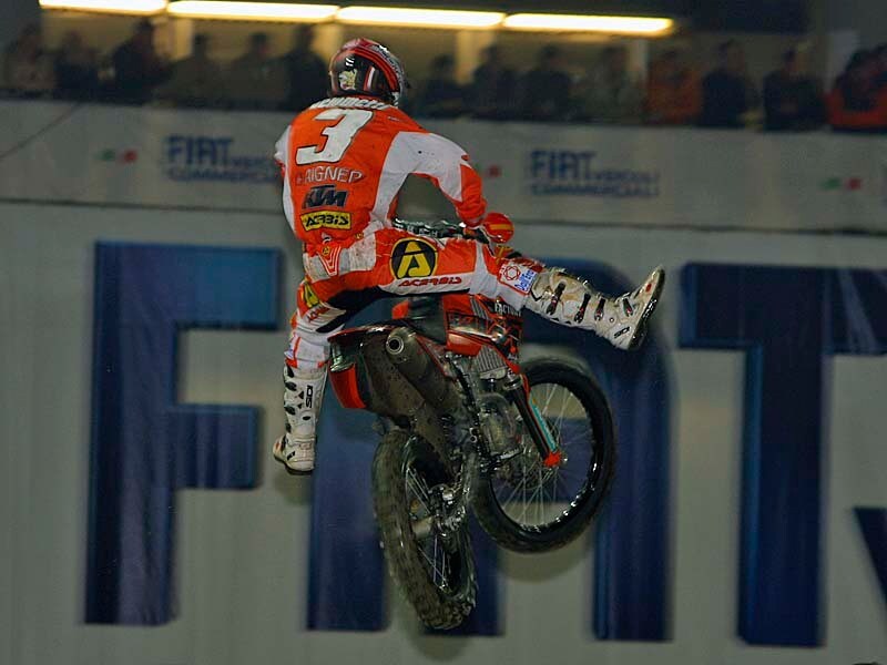 Enduro Indoor Genova: trionfa Knight!