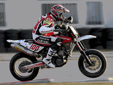 Italiano supermoto a Varano: Ok Lazzarini e Van de Bosch