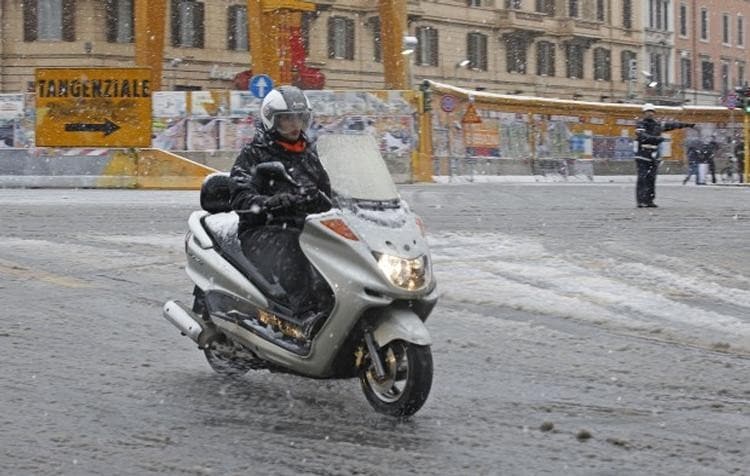 Roma blocca le moto per due giorni