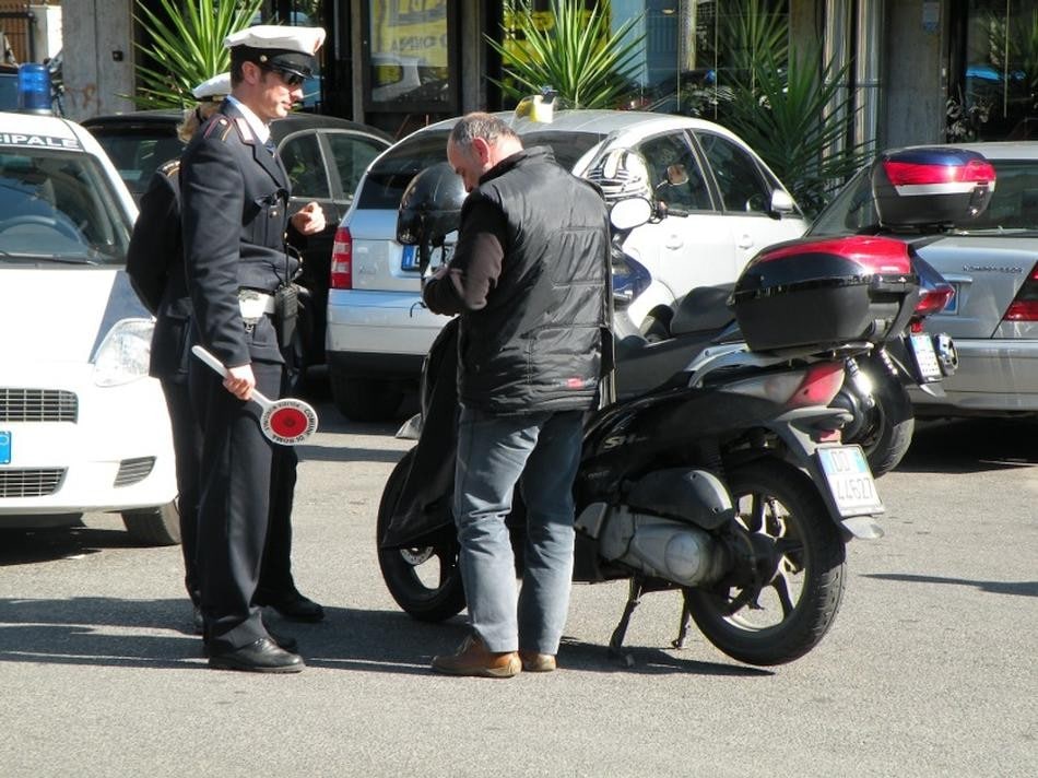 Multa ingiusta? E voi filmate la scena!