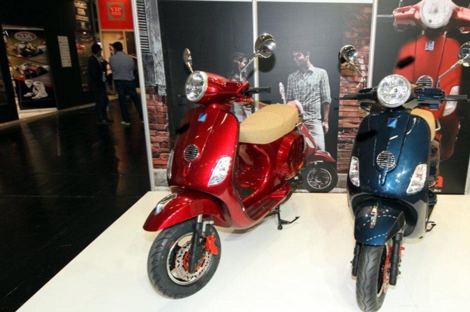 Blitz a Intermot: scoperte imitazioni della Vespa