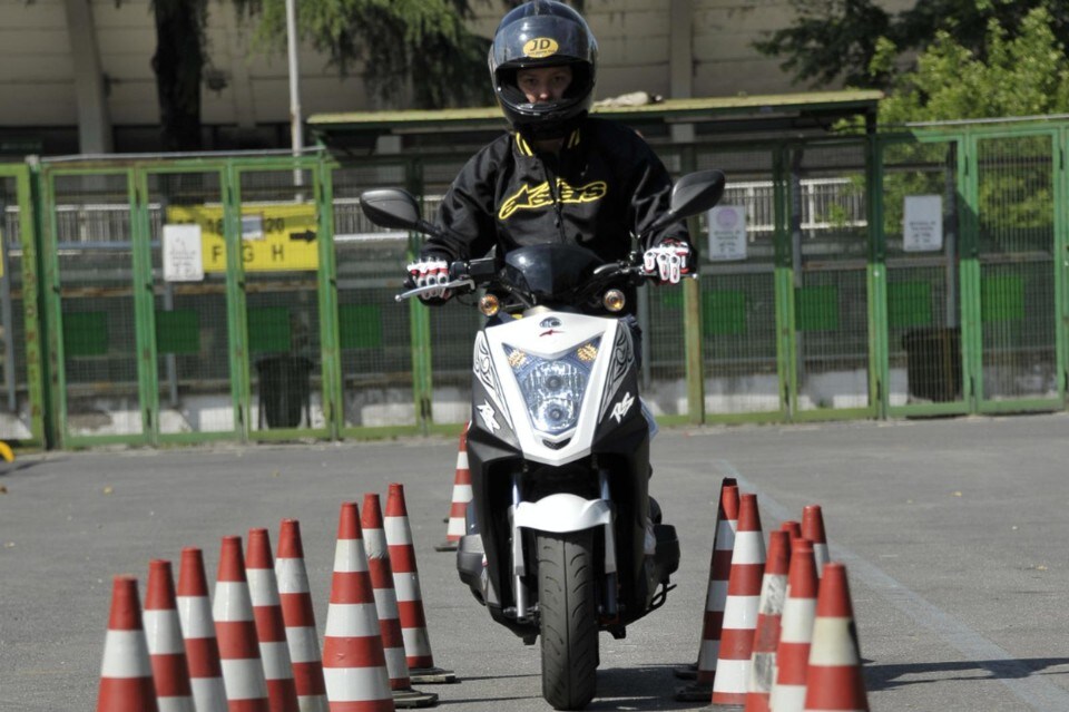 Niente più patente per chi fa uso di droga