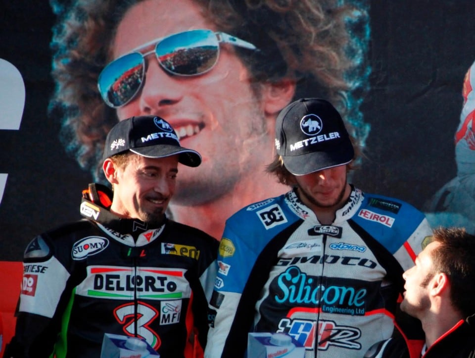 La tuta di Biaggi va in beneficienza