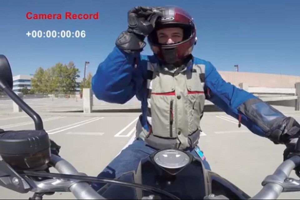 La prima BMW che parla da sola