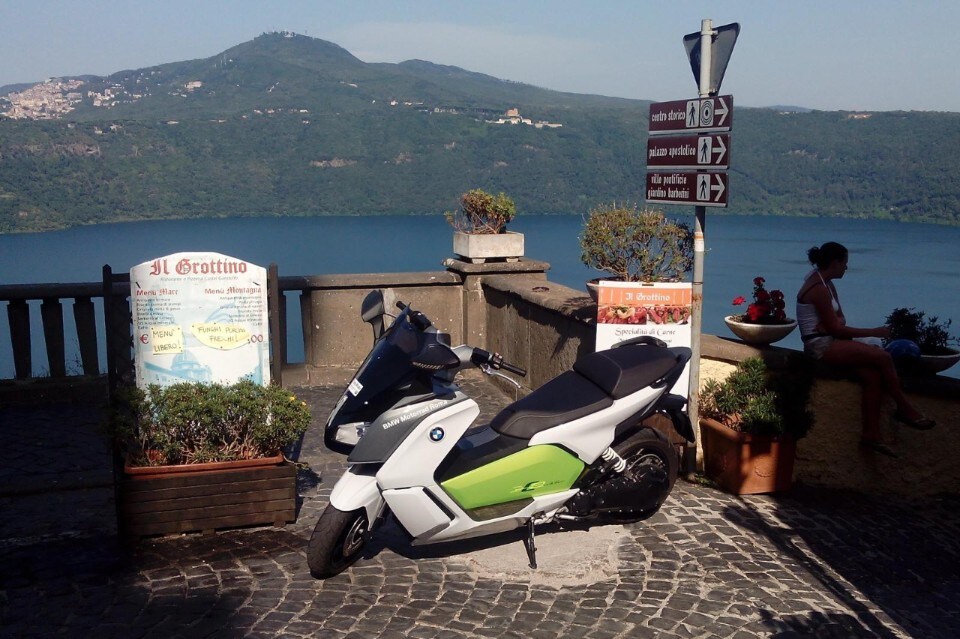 Discutiamone: vivere con lo scooter elettrico