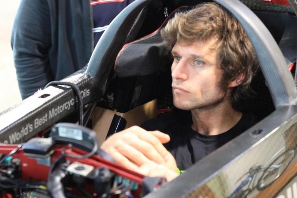 Triumph rimanda la "Grande sfida"