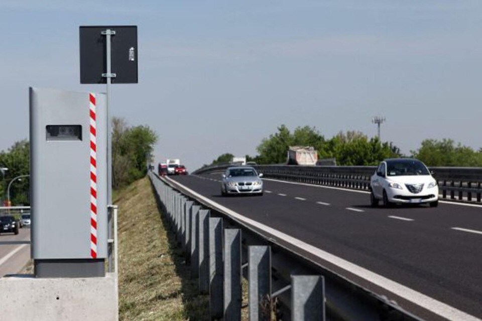 Stop ai velox fissi dei comuni sulle superstrade?