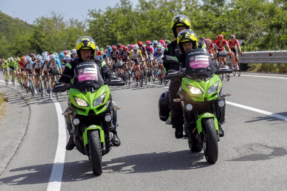 Giro d'Italia, le Kawasaki scendono in "pista"