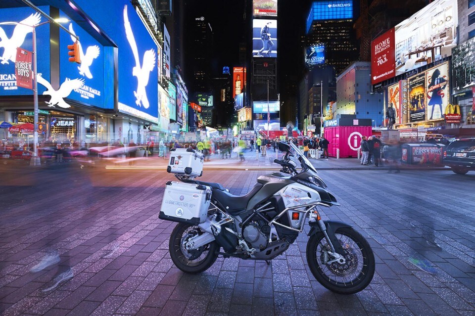 Ducati Globetrotter 90°, la “fiaccola” e la Multistrada rientrano in Europa