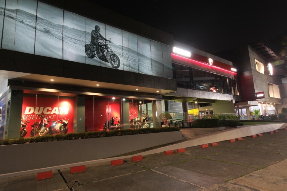 Ducati, Domenicali in visita allo showroom di Jakarta