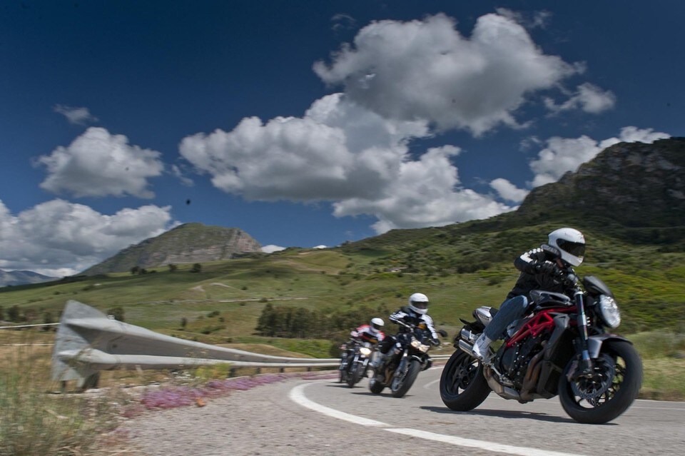 Assicurazioni: torna il Libretto Rosso di Dueruote