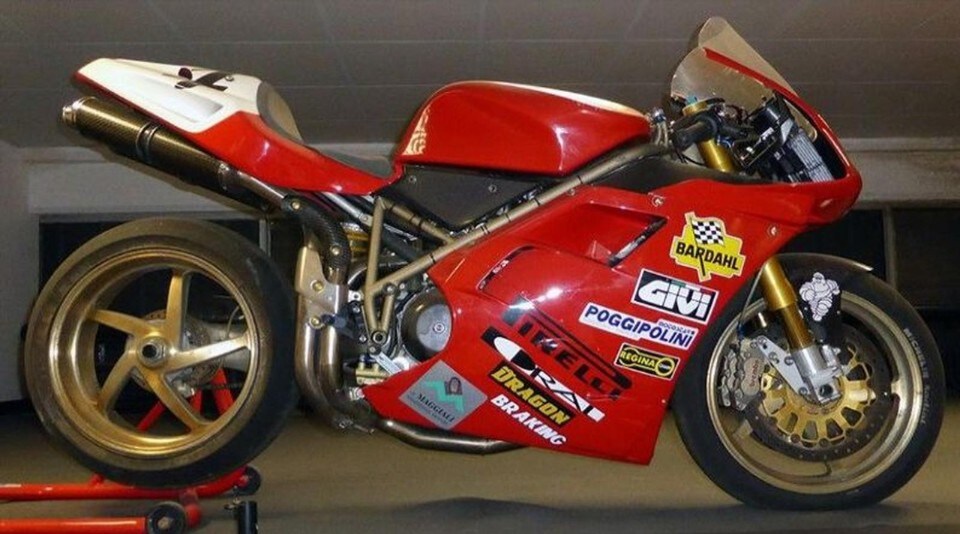 All'asta la Ducati 916 di Giancarlo Falappa
