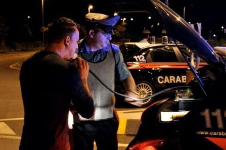 Ubriaco in moto ma ALCOL test tardivo: assolto a Bologna