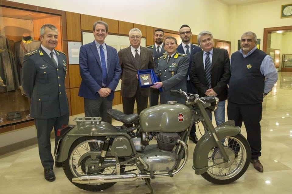 Le moto d'epoca della Finanza nel registro storico FMI