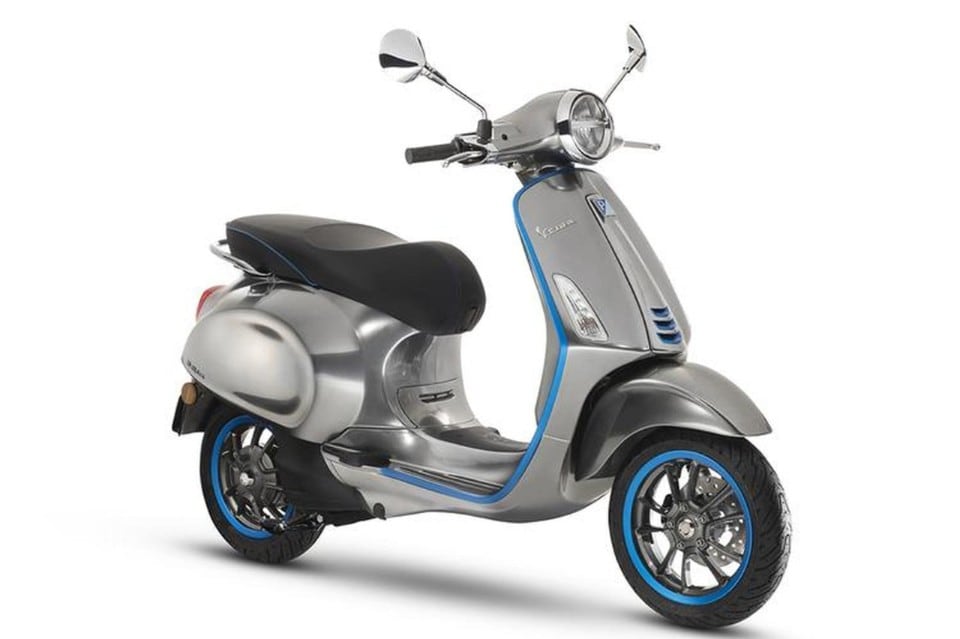 Vespa elettrica e ibrida: l'arrivo a ottobre