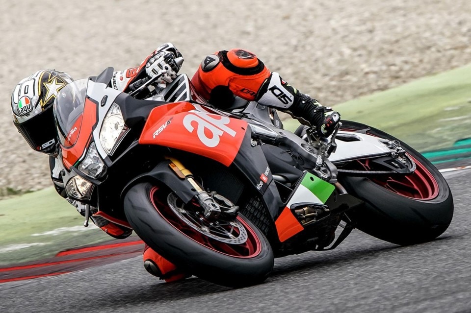 Loris Capirossi in pista con Aprilia