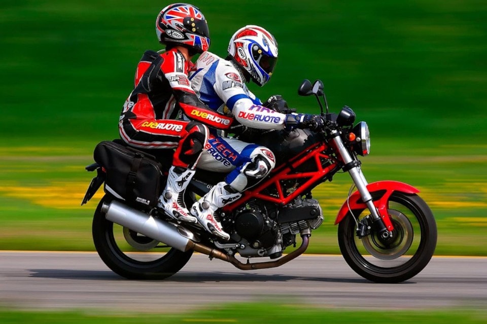 Due uomini e una moto. Ovvero: quando la zavorrina diventa zavorrino