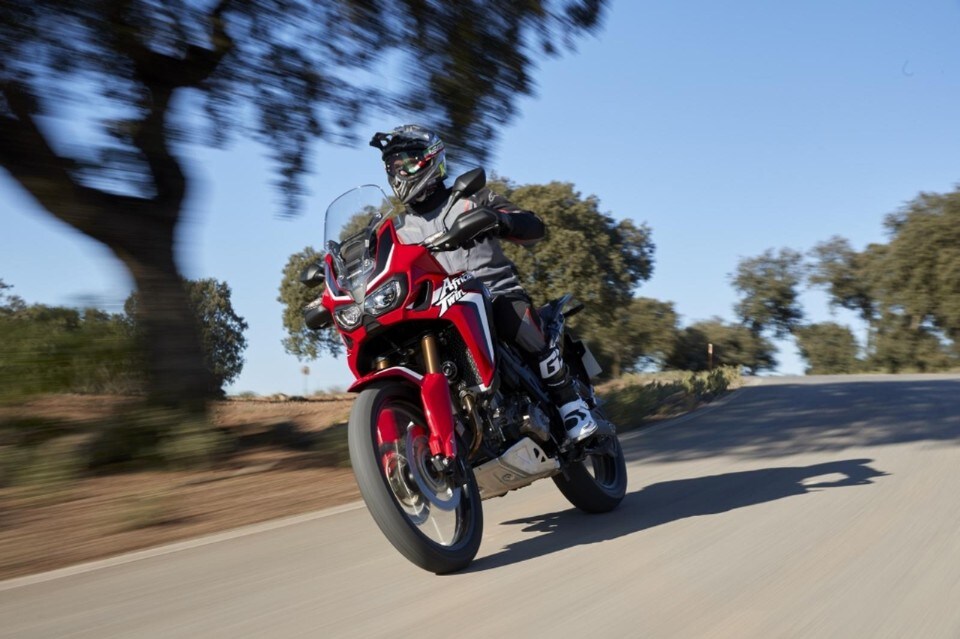 Mercato moto e scooter: giugno in calo ma primo semestre positivo