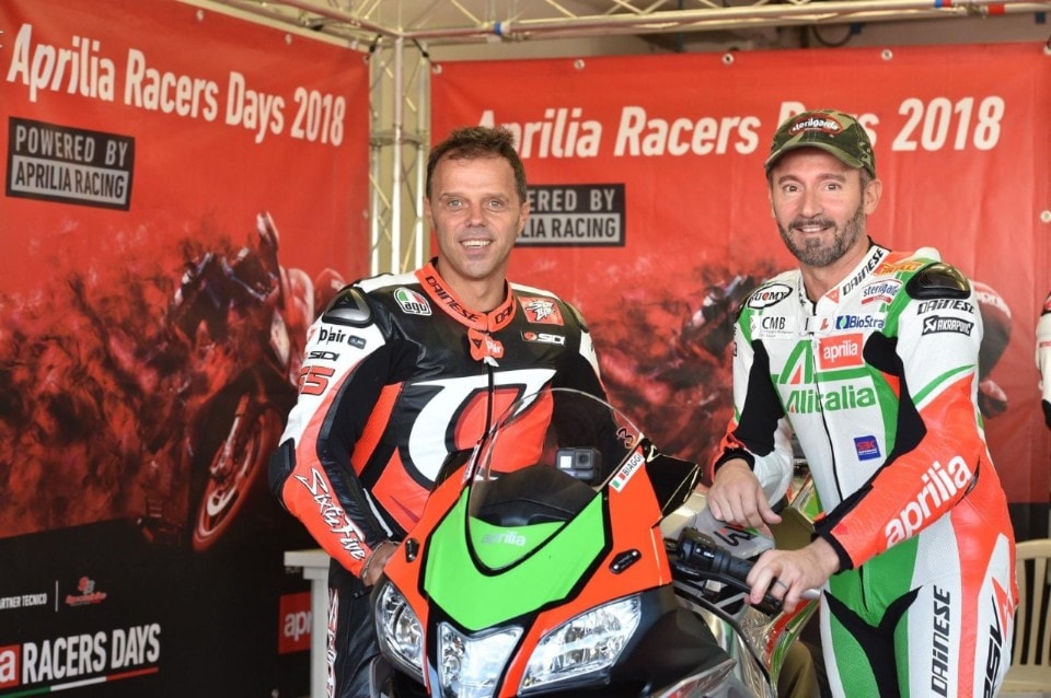 Biaggi e Capirossi in pista, la sfida (sulle Aprilia SBK!) si riaccende al Mugello