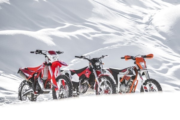 Si può andare in moto con la neve e col ghiaccio?