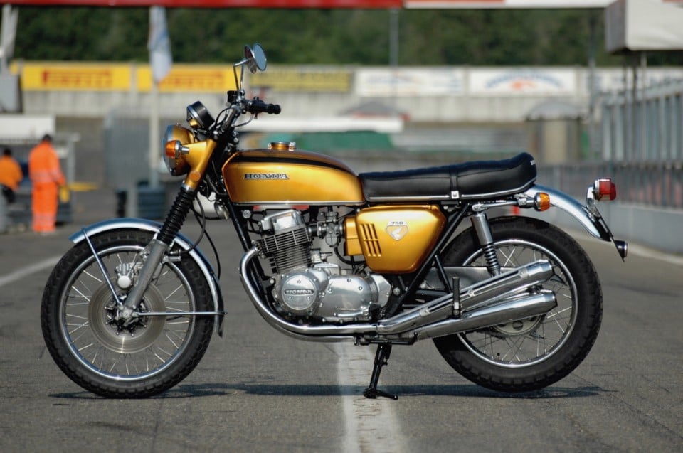 Le moto giapponesi conquistano Automotoretrò