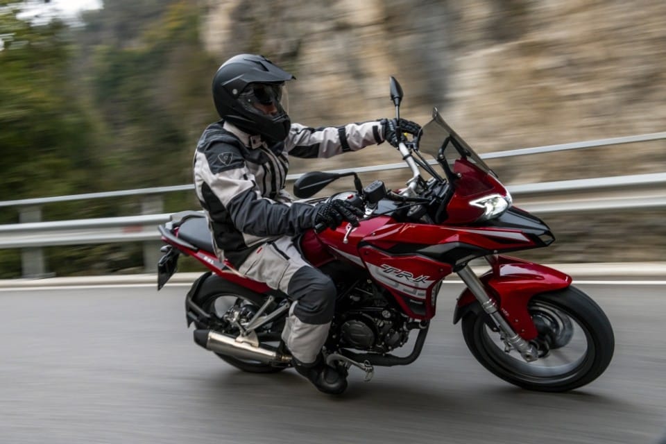 Benelli TRK 251: la adventure a meno di 4mila euro