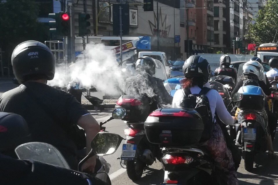 Le moto inquinano più delle auto?