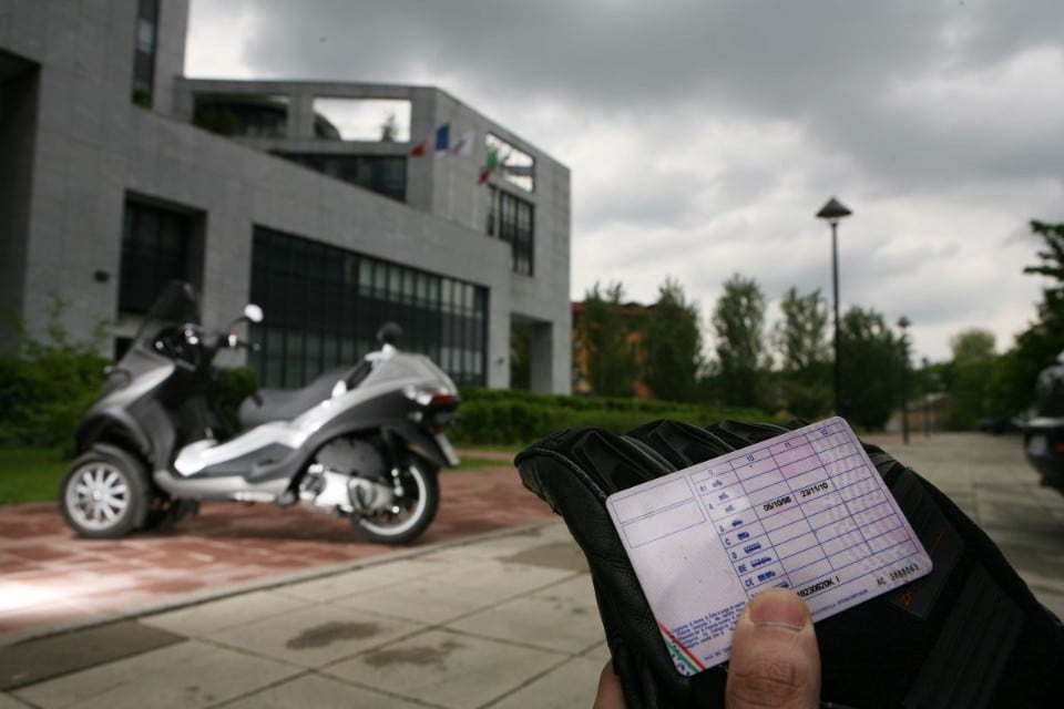 Patenti: in un anno 26mila motociclisti in meno