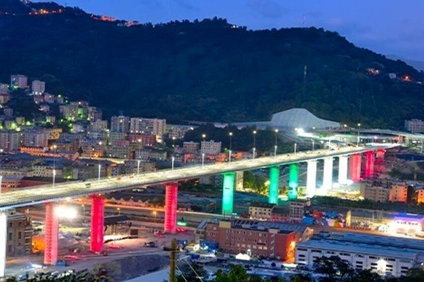 Genova, una ferita risarcita a metà