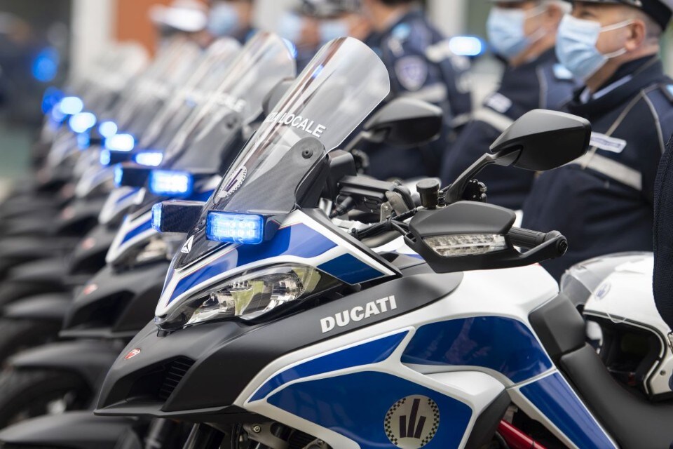 Ducati consegna 25 Multistrada alla polizia locale di Bologna
