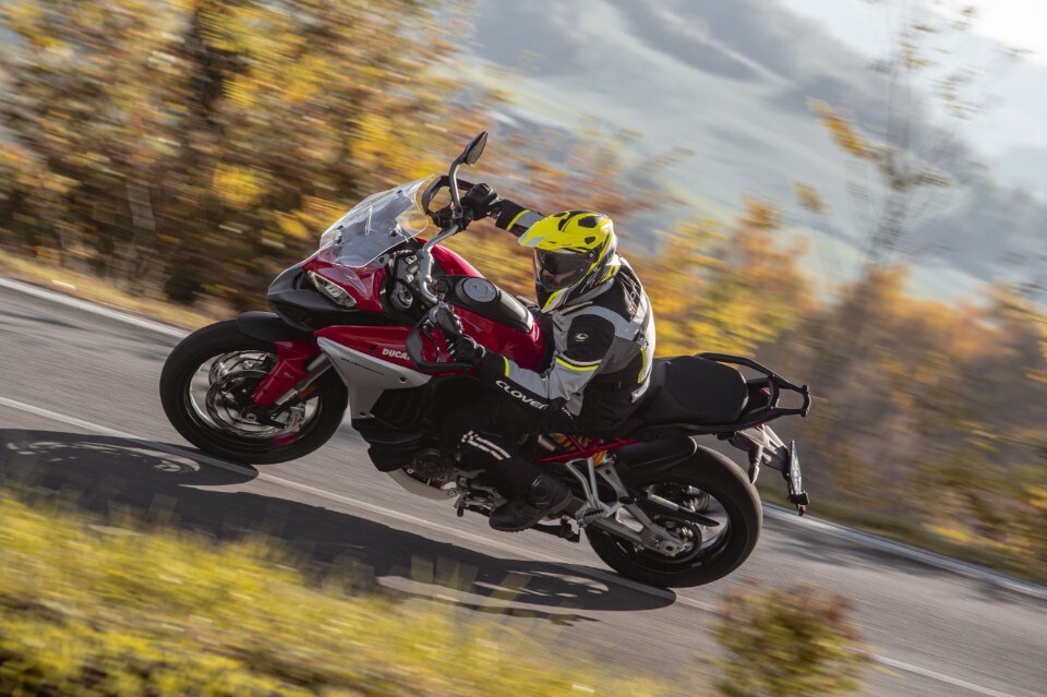 Problemi al motore: richiamo per la Ducati Multistrada V4