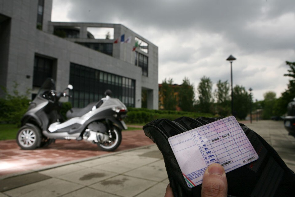 Patenti moto: il crollo (atteso) del 2020
