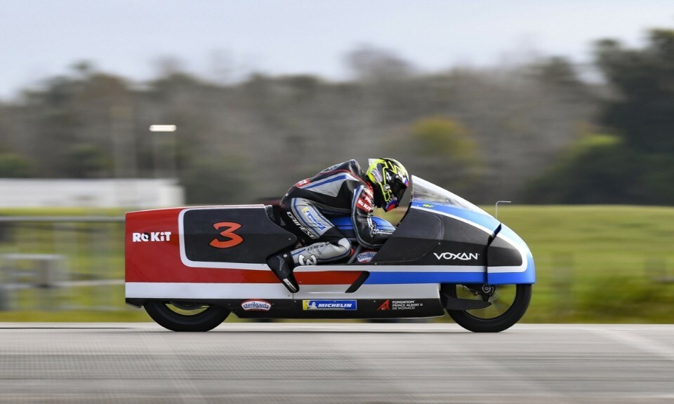 Max Biaggi (da record) con la Voxan elettrica 