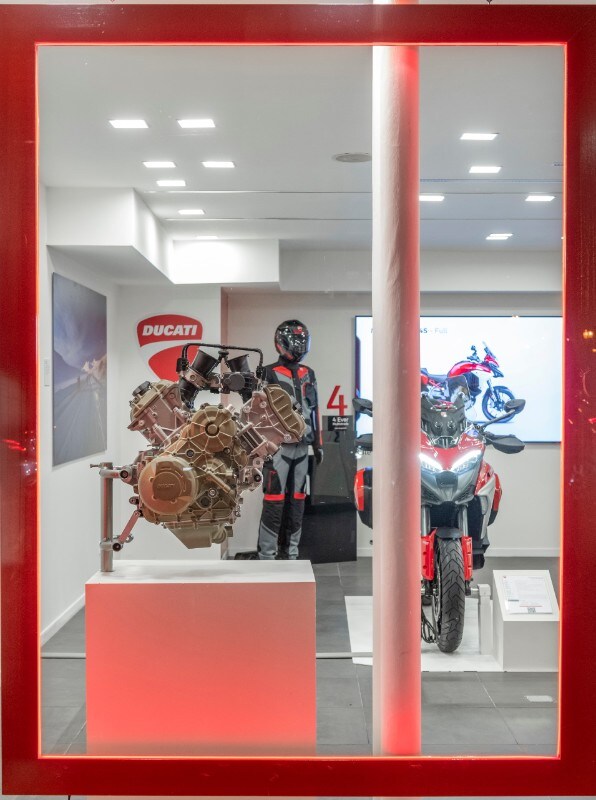 A Parigi "La Galerie by Ducati" dedicata alla Multistrada V4