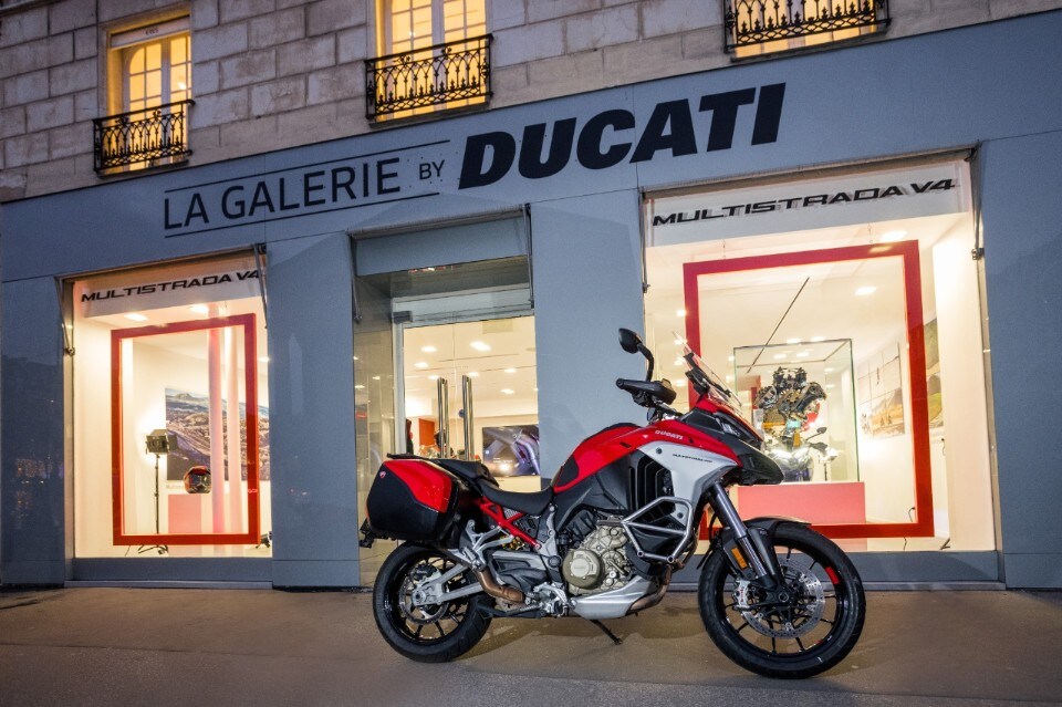 A Parigi "La Galerie by Ducati" dedicata alla Multistrada V4