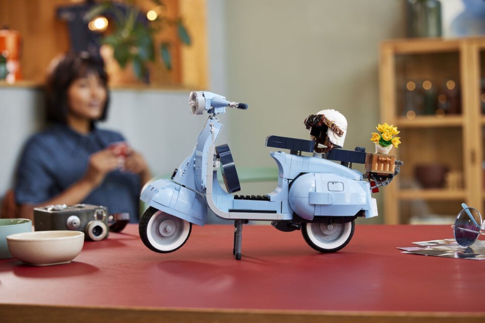 Arriva una Vespa 125 fatta di Lego
