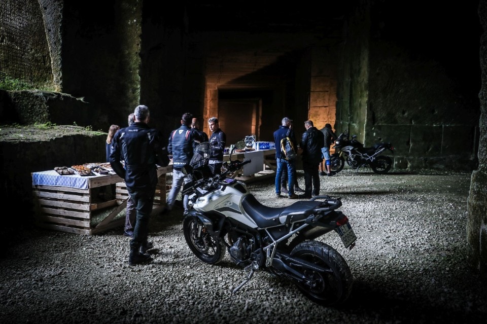 Triumph Adventure Experience: quando la moto va a braccetto con l'architettura