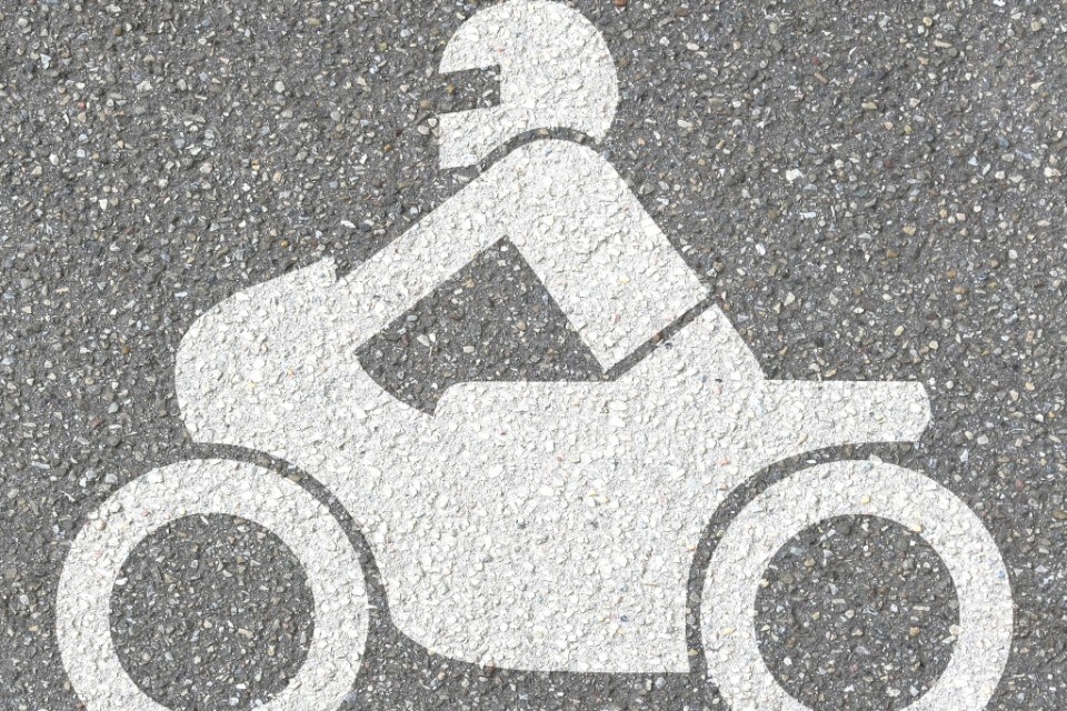 Incidenti, un 2021 nero per le moto: le vittime salgono del 18,6%