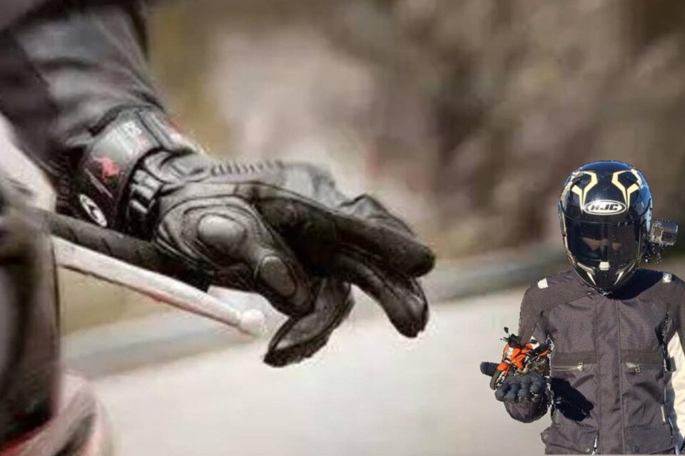 Motociclisti: i diversi modi di salutarsi