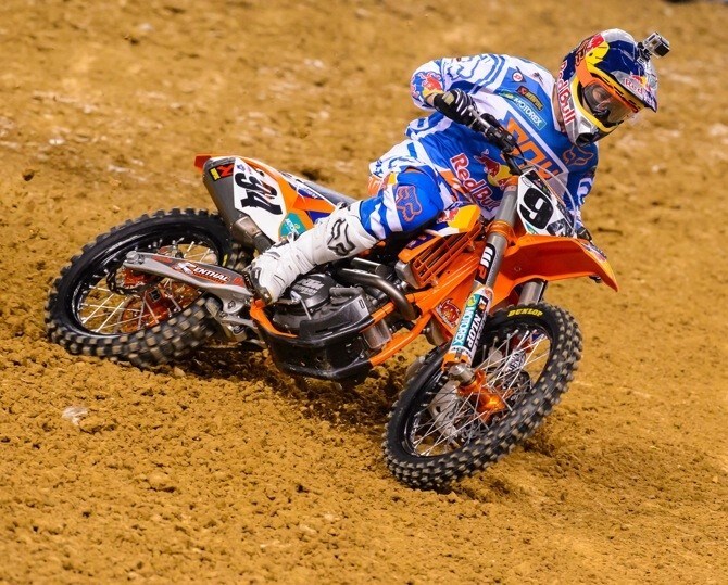 Motocross fuori legge nel cantiere Pedemontana, 14 denunciati