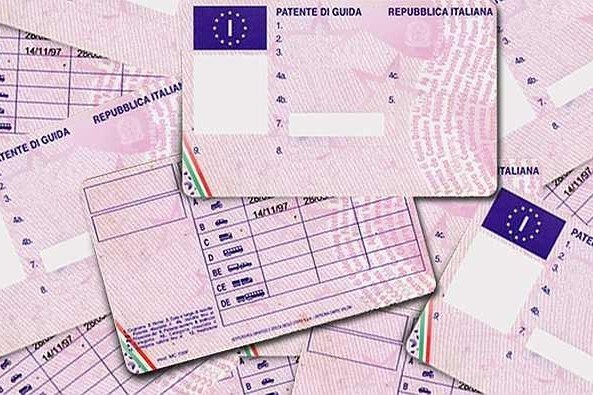 Passaggio di patente A senza rifare l'esame: a che punto è la storia?