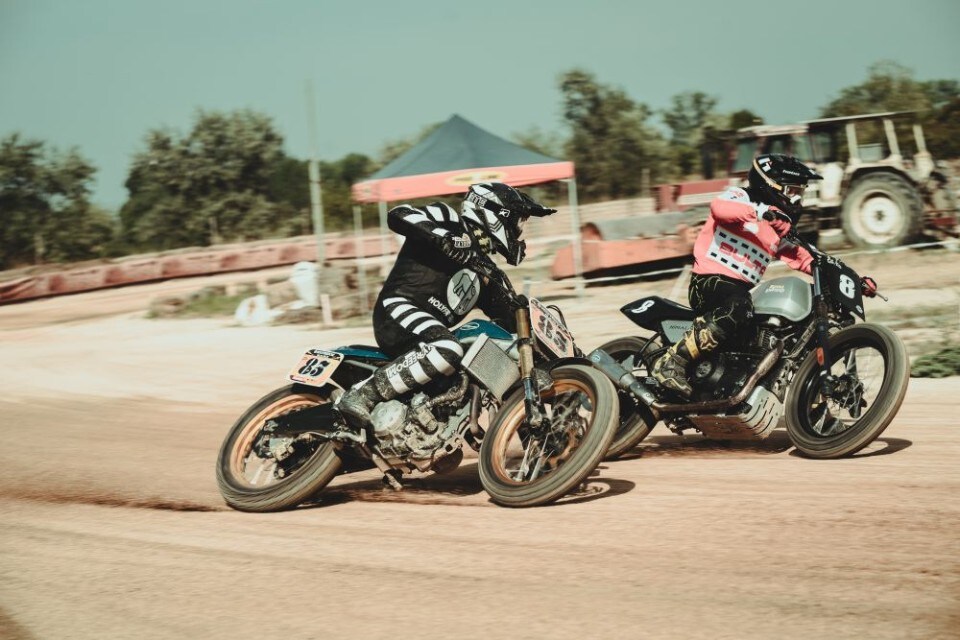 Flat Track, un trofeo per le Royal Enfield Scram 411