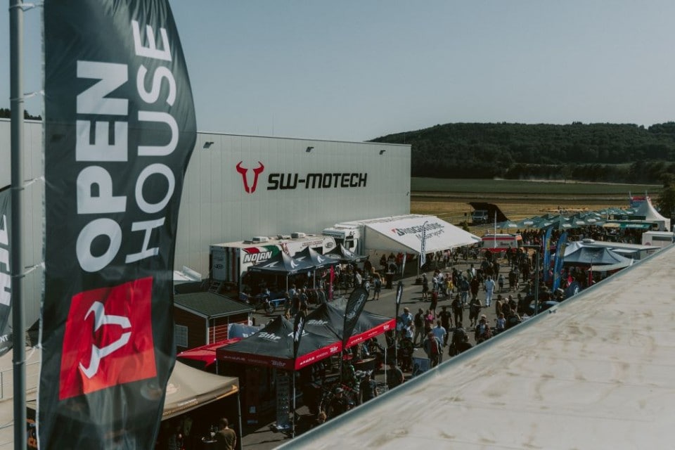 Ma cosa ci sarà mai di bello in una fabbrica di accessori?