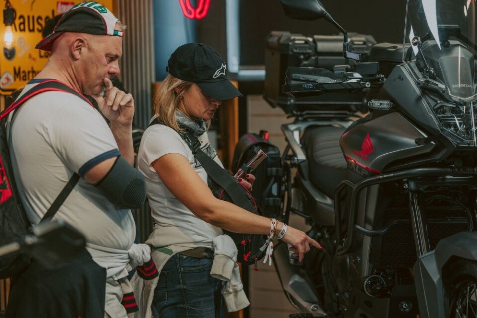 Ma cosa ci sarà mai di bello in una fabbrica di accessori?