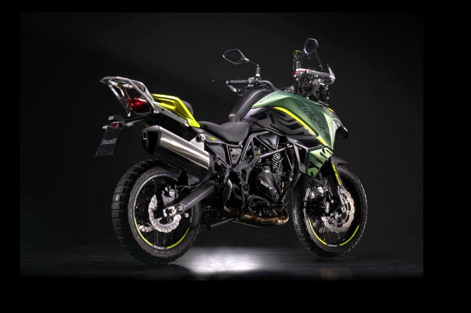 Aspettando la Benelli TRK 702