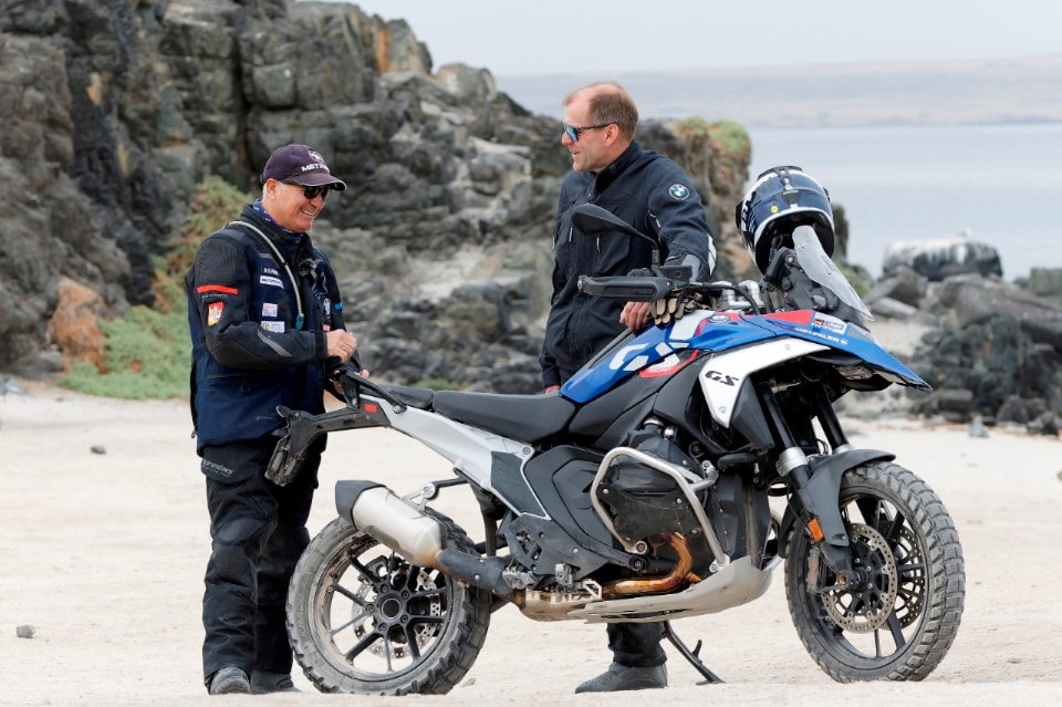 Metzeler Karoo 4 e BMW R 1300 GS: una salita da record!