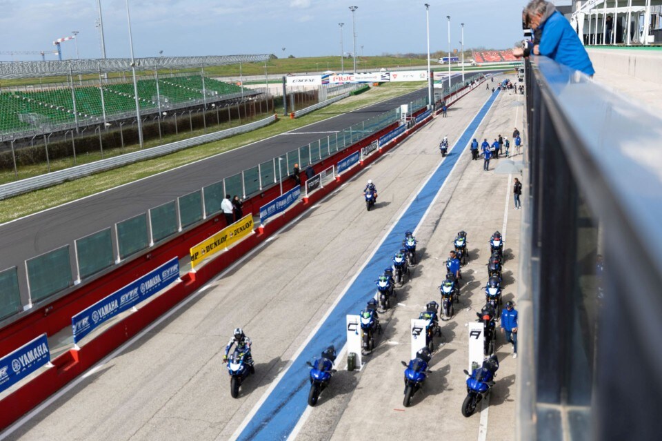 Yamaha Blue Racing Day: Yamaha inaugura la stagione fra i cordoli